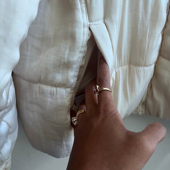 Abercrombie & Fitch Cream Puffer Jacket Soft Outdoor Women's Coat Size XL - Picture 6 of 8